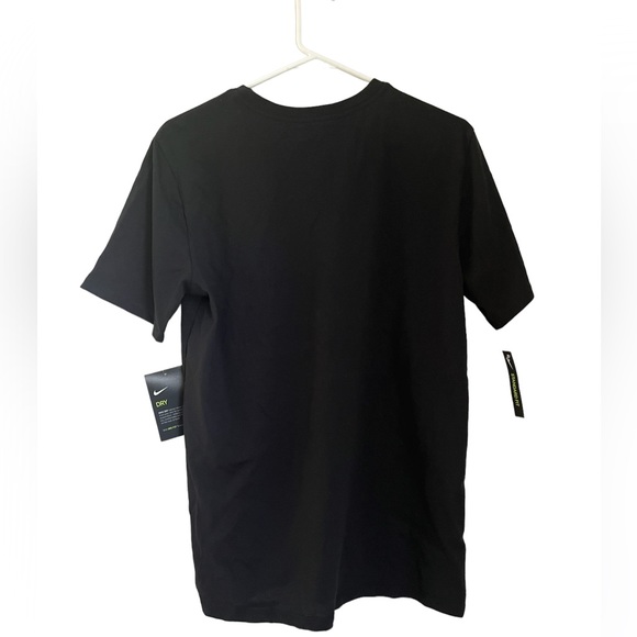 New Nike Mens Dri Fit Black TShirt with red and white Nike - Picture 2 of 4